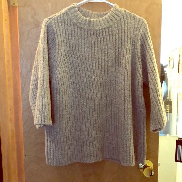 Cropped 3/4 sleeved sweater - Picture 1 of 3